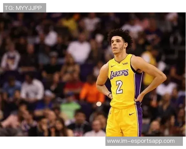 拉梅洛鲍尔半场表现糟糕仅得5分正负值惨淡21引发球迷热议